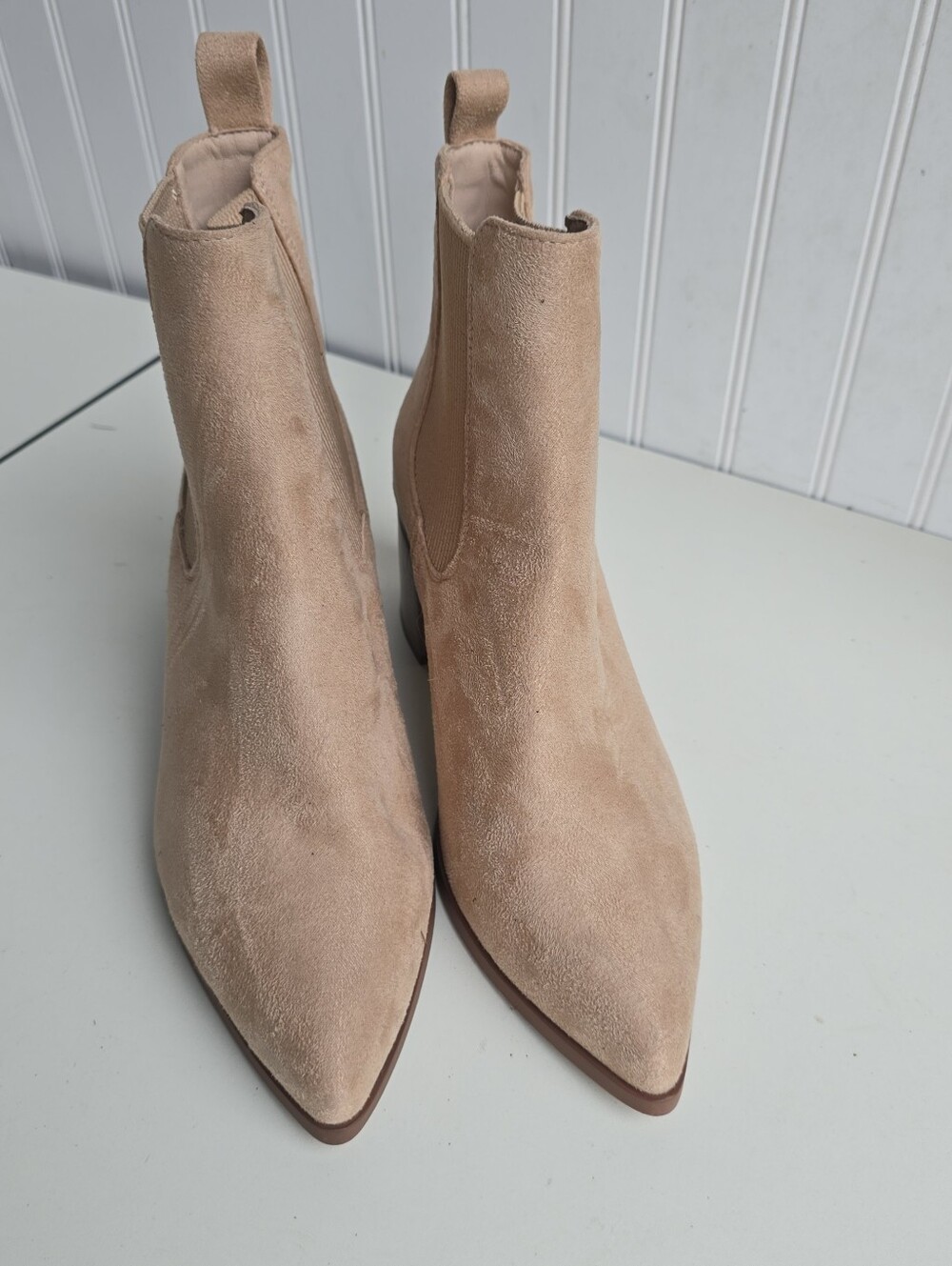 Dream Pairs Suede Chelsea Ankle Boots Beige Tan Block Heel Pointed Toe Size 9